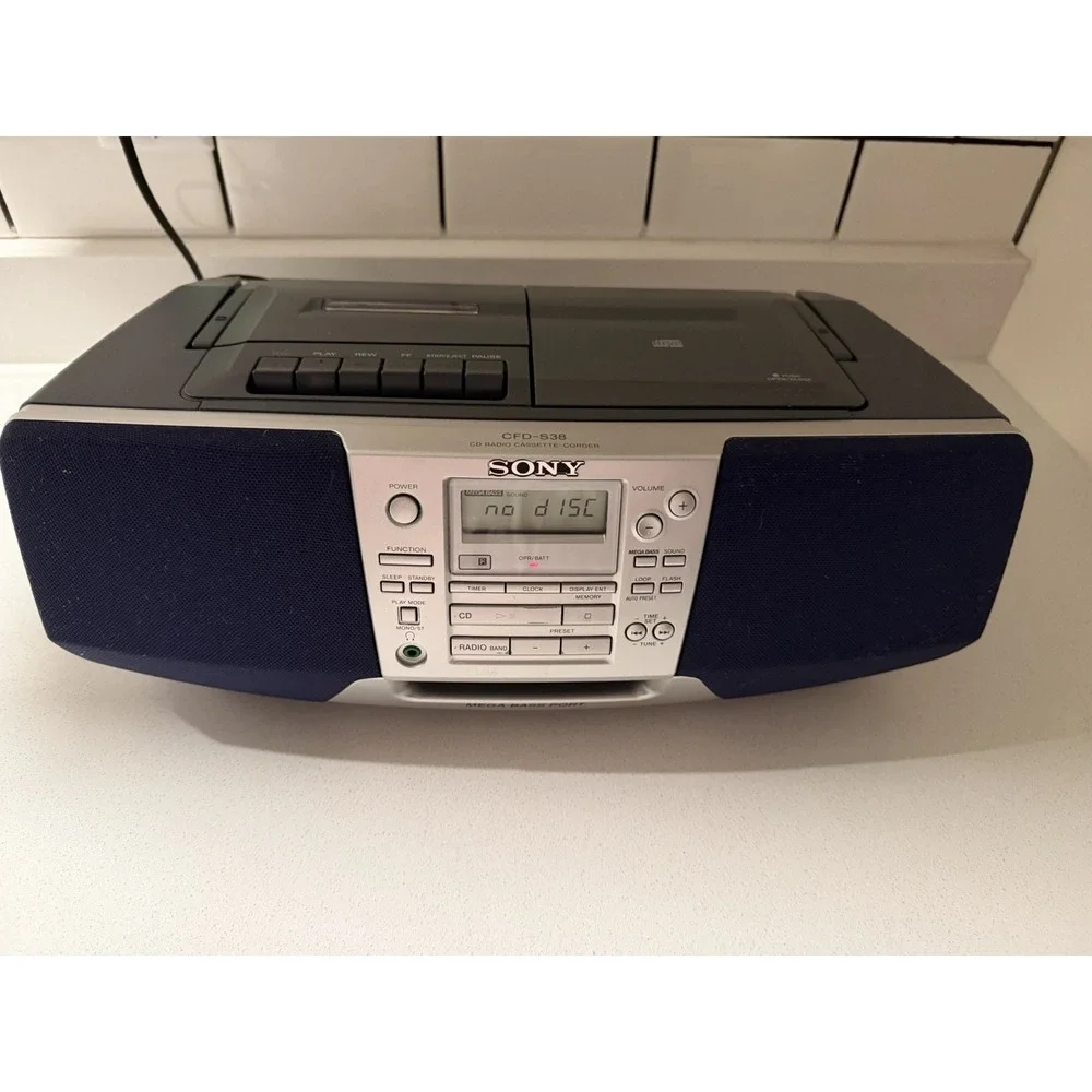 Sony CFD-S38 CD Radio Cassette Boombox AM/FM Radio - Tested Including Cassette